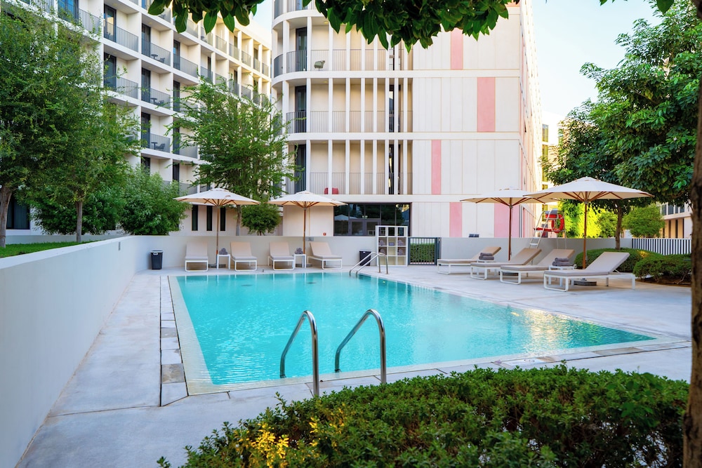 Nest Hotel Aljada 52/53