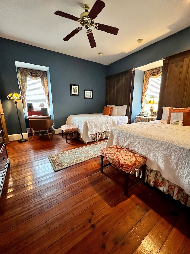 Barksdale House Inn 52/59