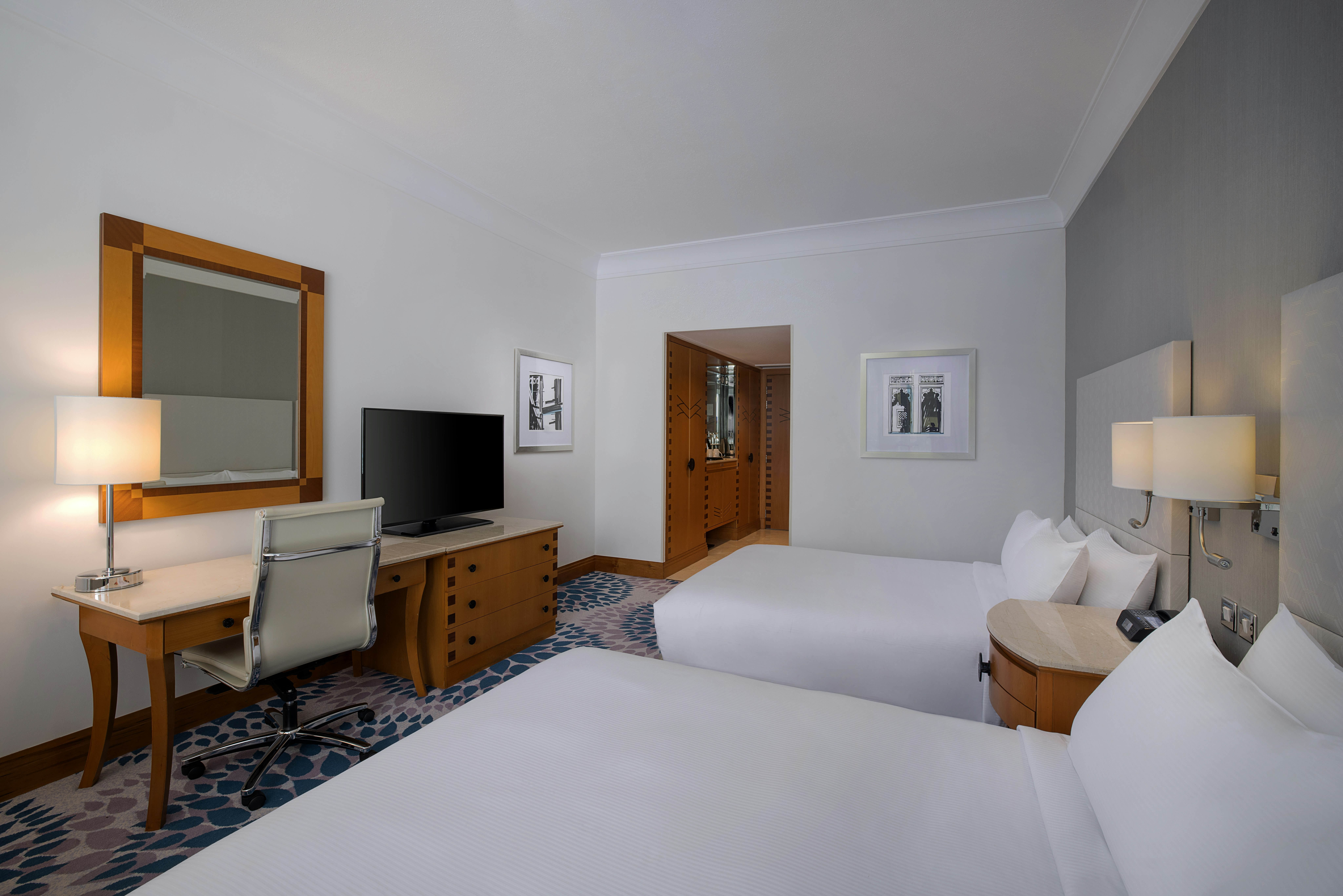 Deluxe, 2 Queen beds