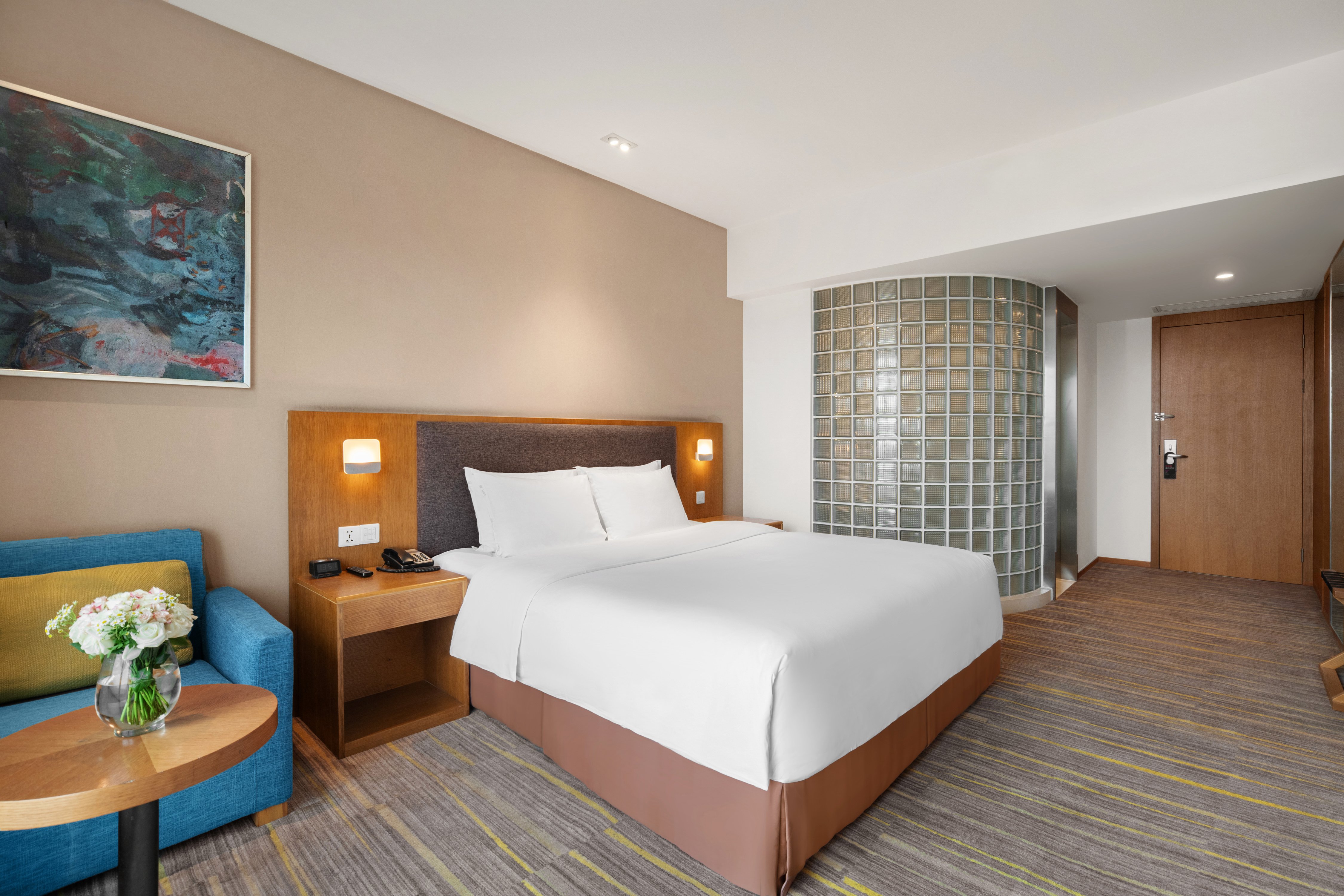 Holiday Inn Express Chengdu Airport Zone 36/75