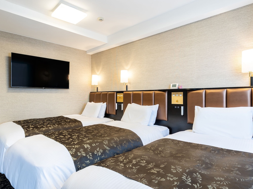 ROOM, TRIPLE