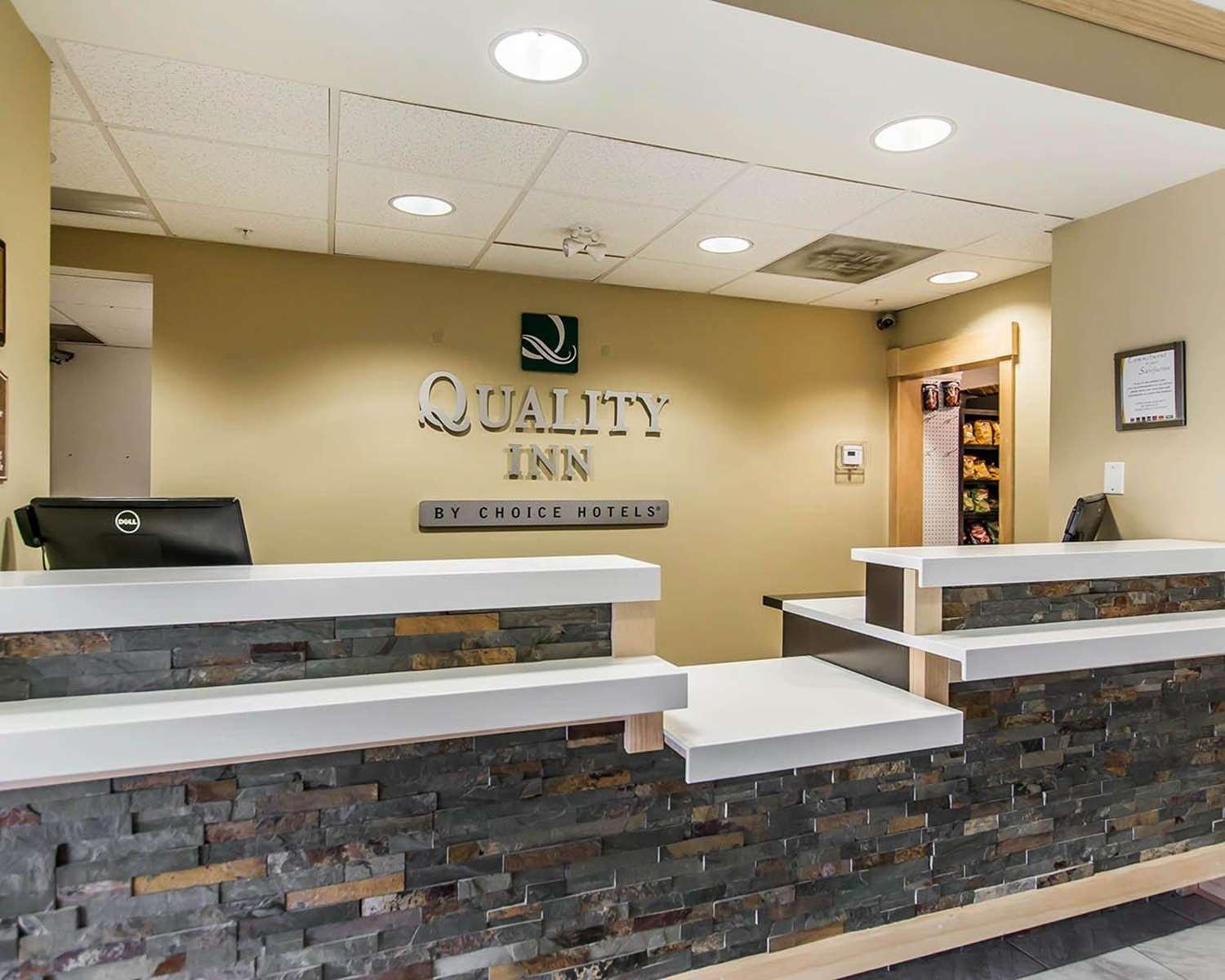 Quality Inn Moncton, NB 6/43