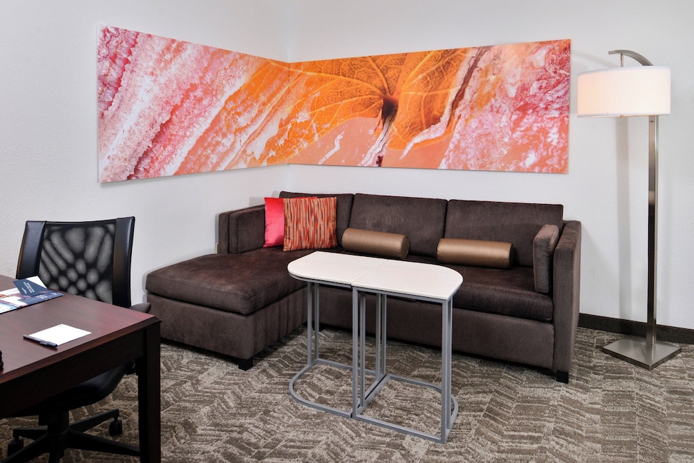 SUITE, KING BED, SOFA, ACCESSIBLE