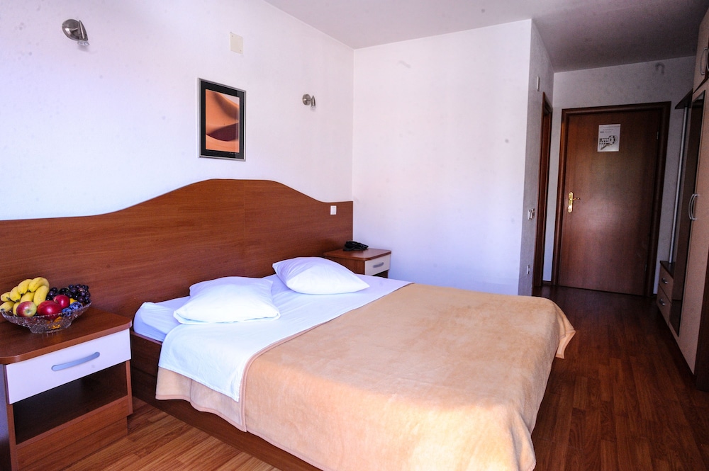 Prvan Hotel 5/36