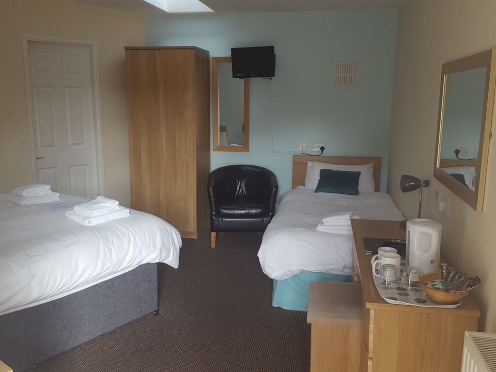 Suite, 1 Double and 1 Single Bed