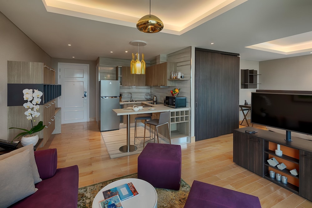SHERWOOD SUITES 50/74