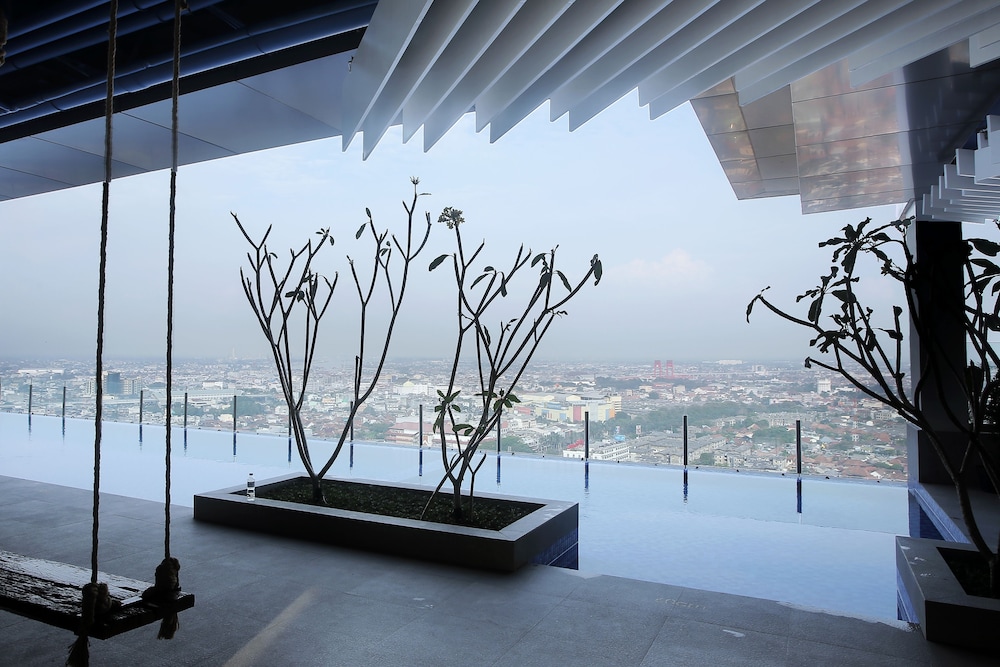 The Zuri Palembang 34/58