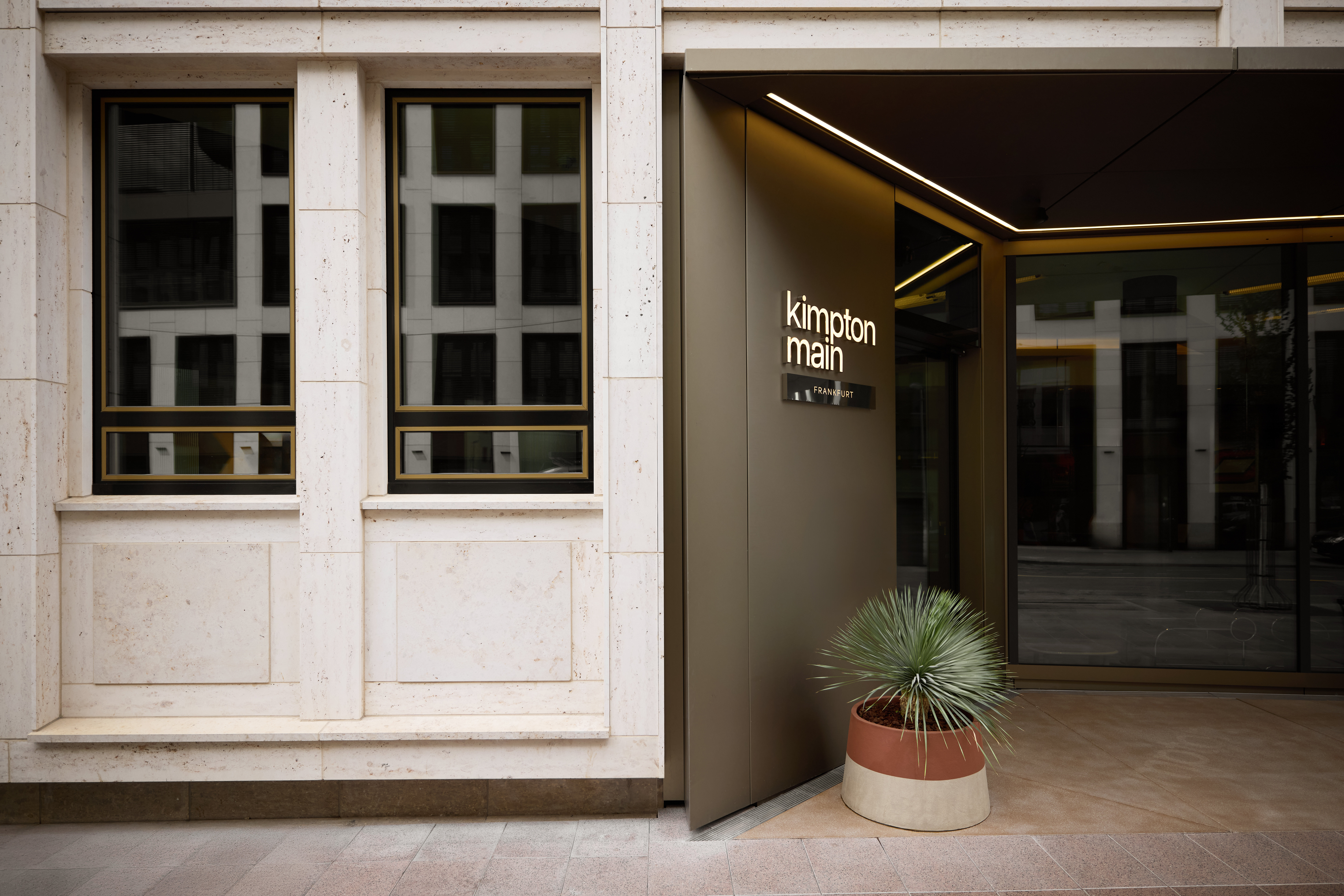 Kimpton Main Frankfurt by IHG 3/50