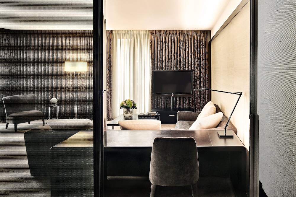 BULGARI HOTEL LONDON 25/40