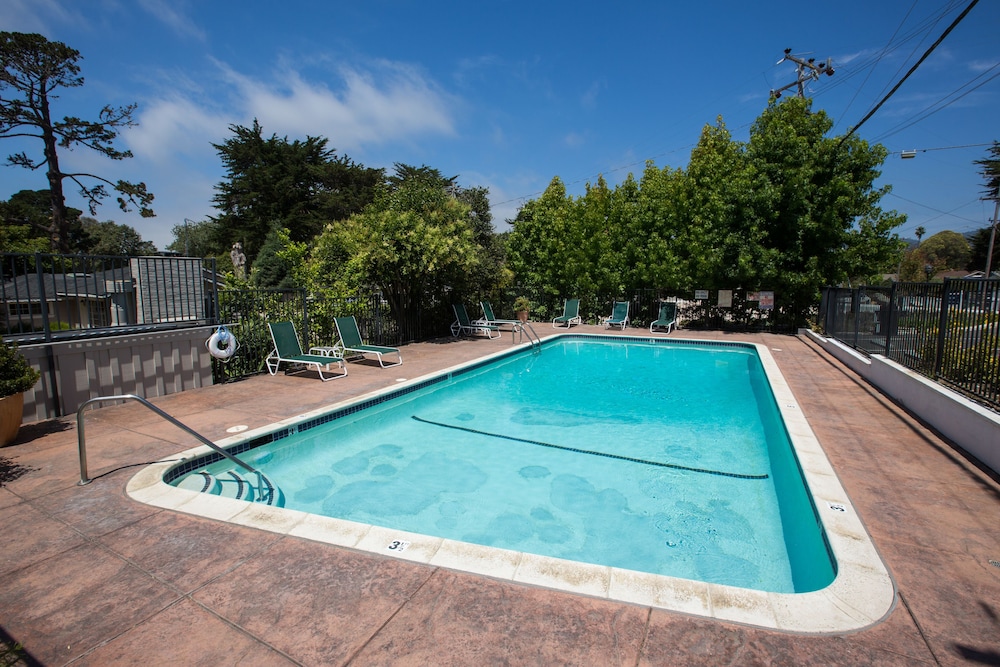 Carmel River Inn 39/62