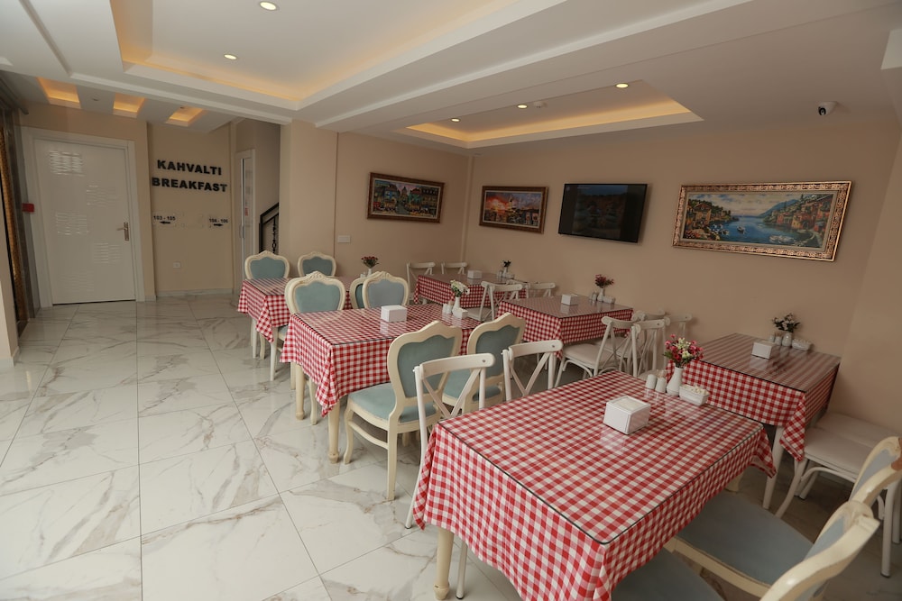 Constantinopolis Hotel 39/48