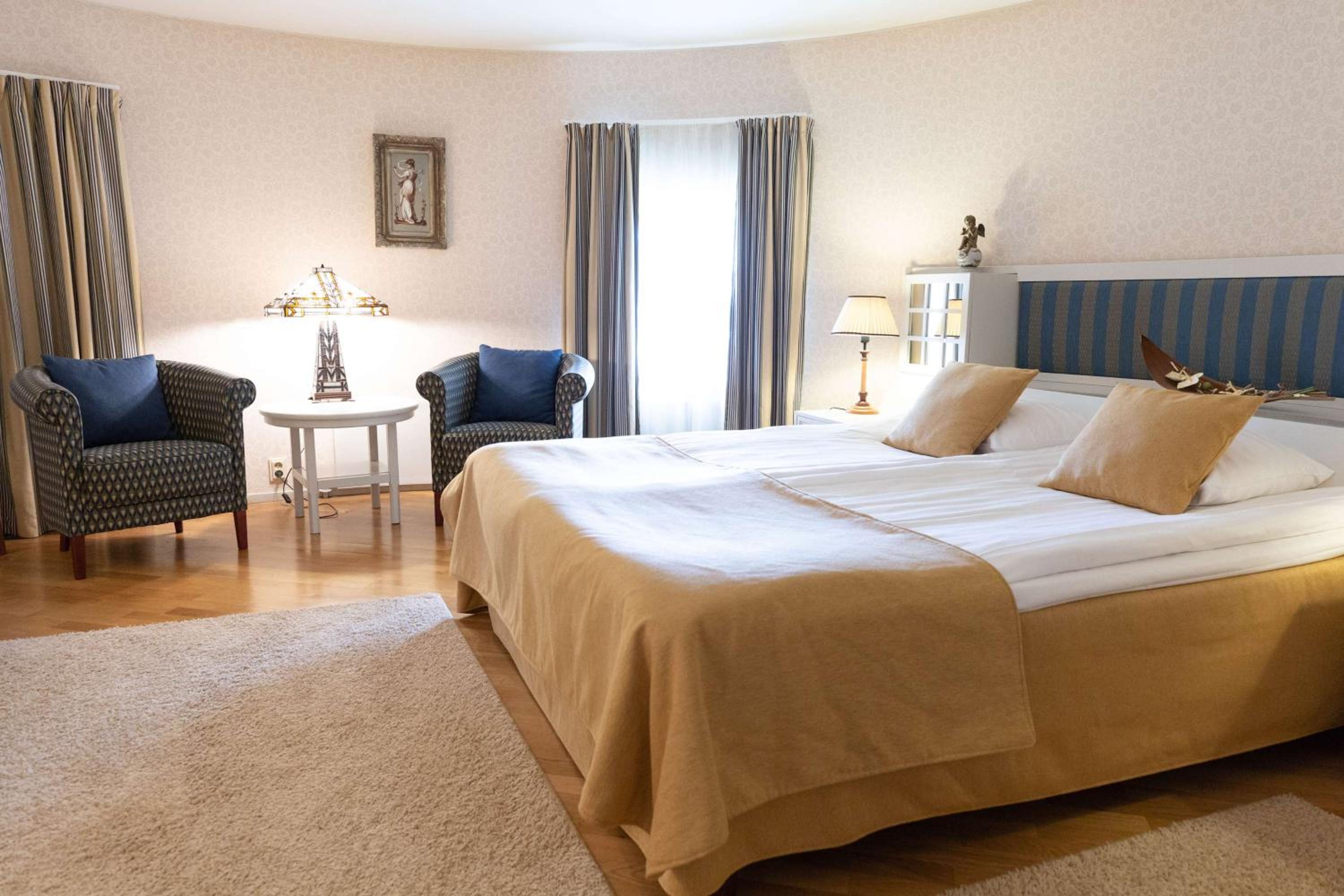 Deluxe, Suite, Castle Building