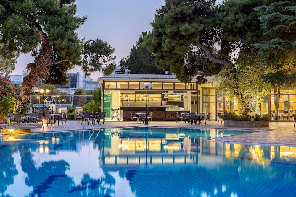 Oasis Hotel Apartments 3/43
