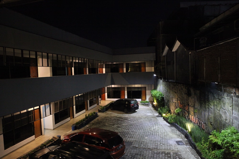 Rahayu Hotel Cirebon 57/60
