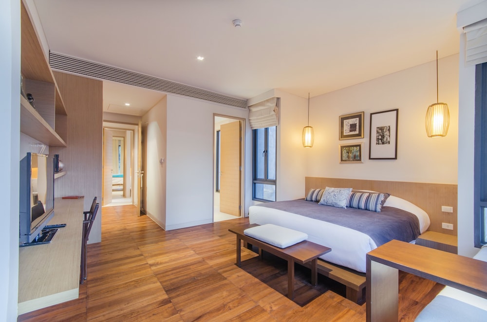 LUXURY 2 BEDROOM SUITE