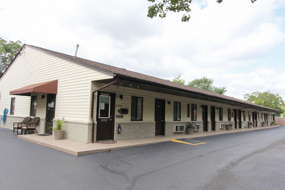 Affordable Corporate Suites Roanoke 2/50