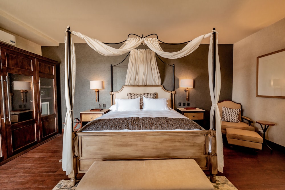 COMFORT, KING BED