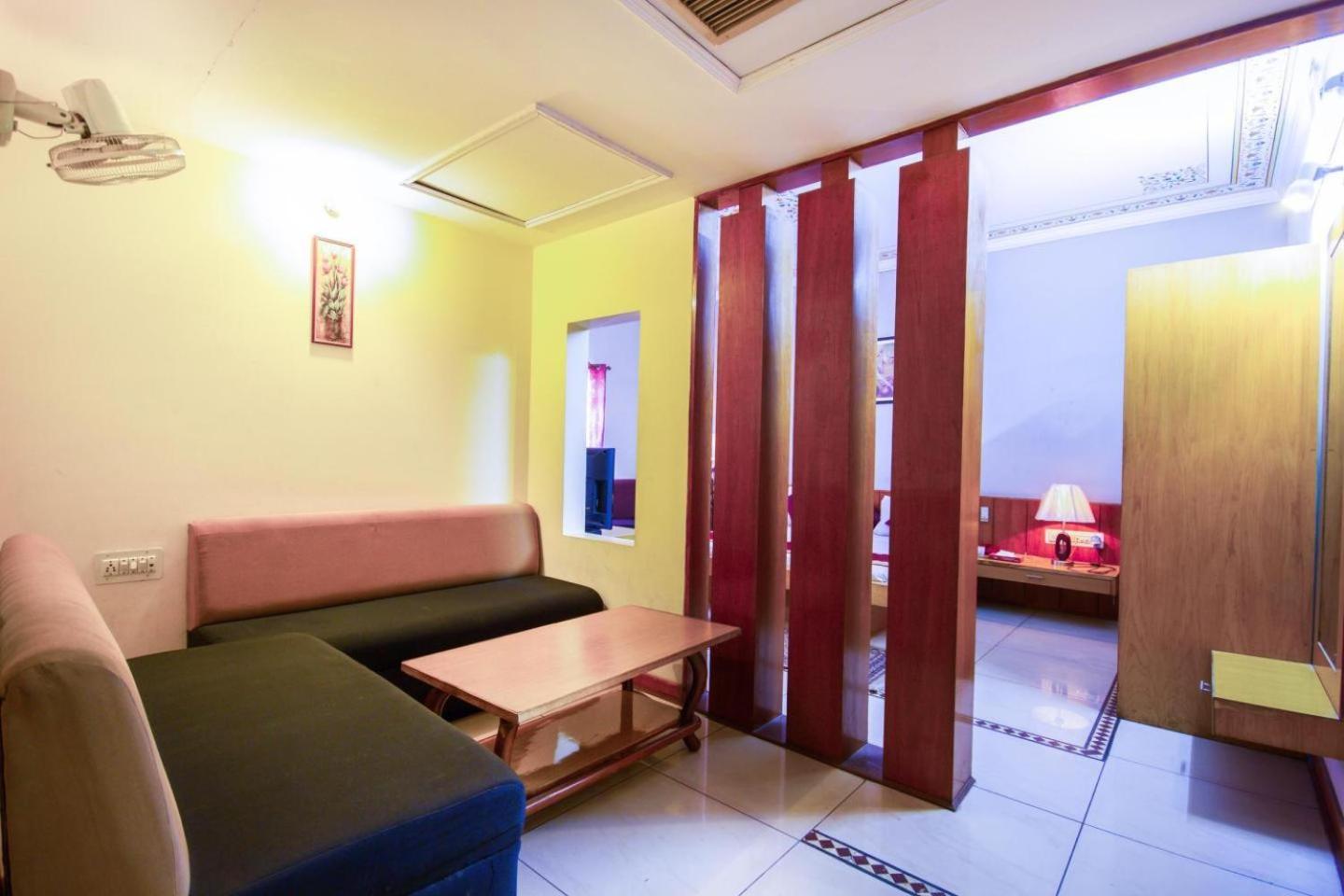 HOTEL SHALIMAR 37/43