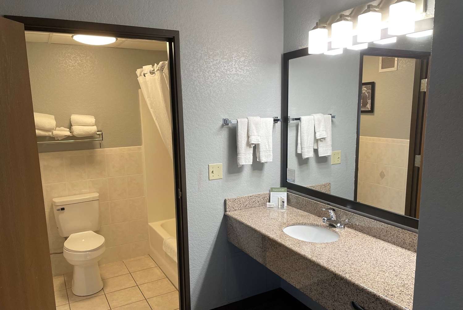 AmericInn by Wyndham Ankeny/Des Moines 35/38