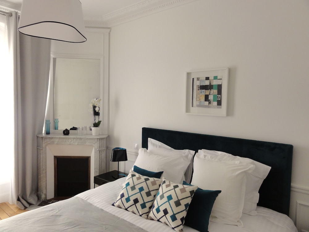 STANDARD, DOUBLE OR TWIN BED