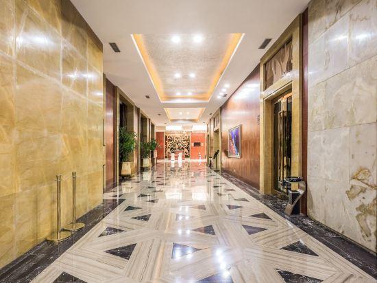 River & Holiday Grand Rezen Hotel YunYang 47/56
