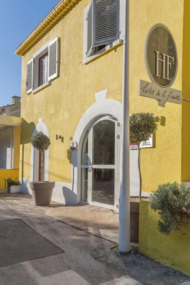 Hôtel De La Fossette 30/40