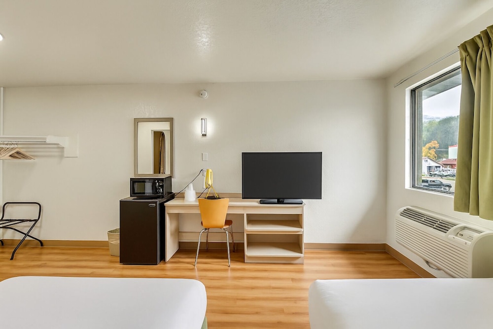 Motel6 Ogden, UT- Downtown 51/64
