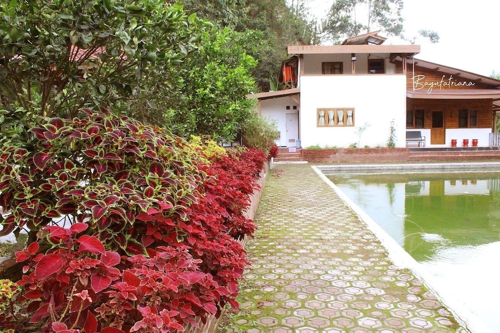 Villa Bayu Lembang 25/35