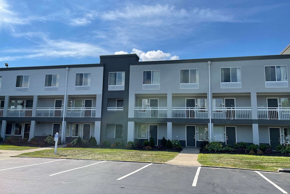 Wingate by Wyndham Dayton North 2/50