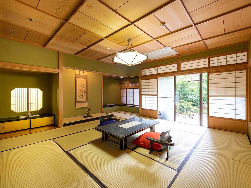 JAPANESE WESTERN, SUITE