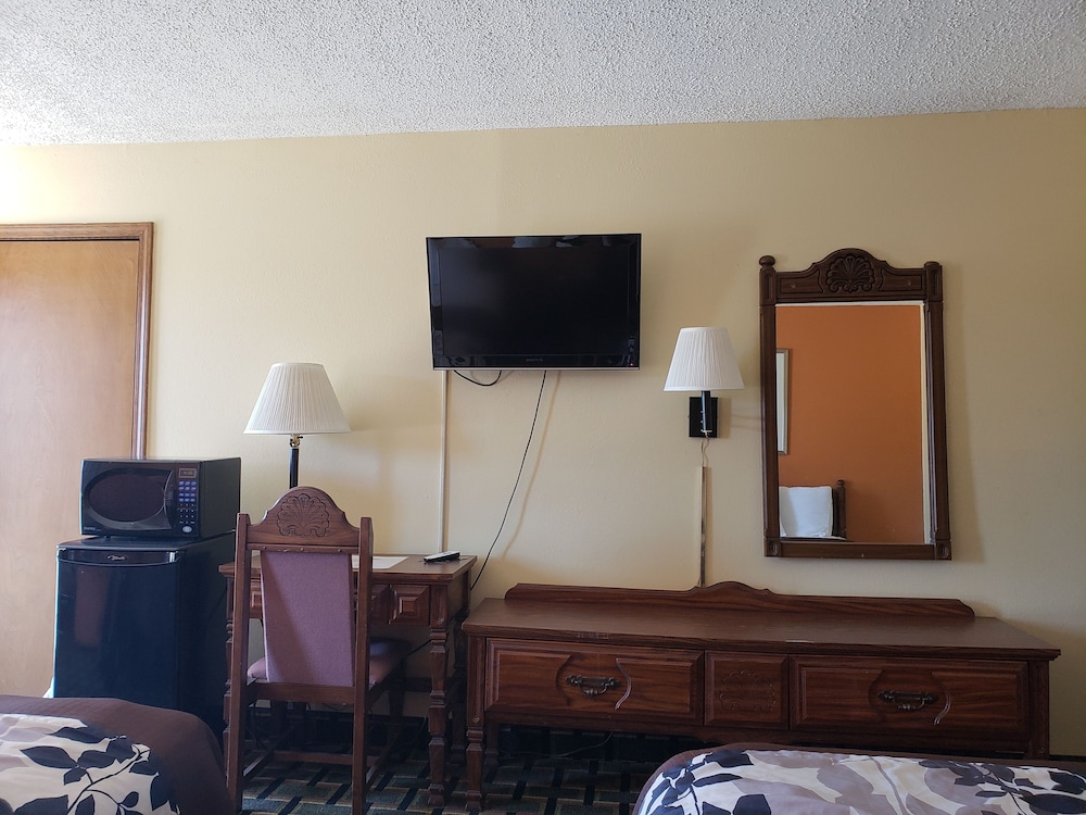 Econo Lodge Kennett 20/23