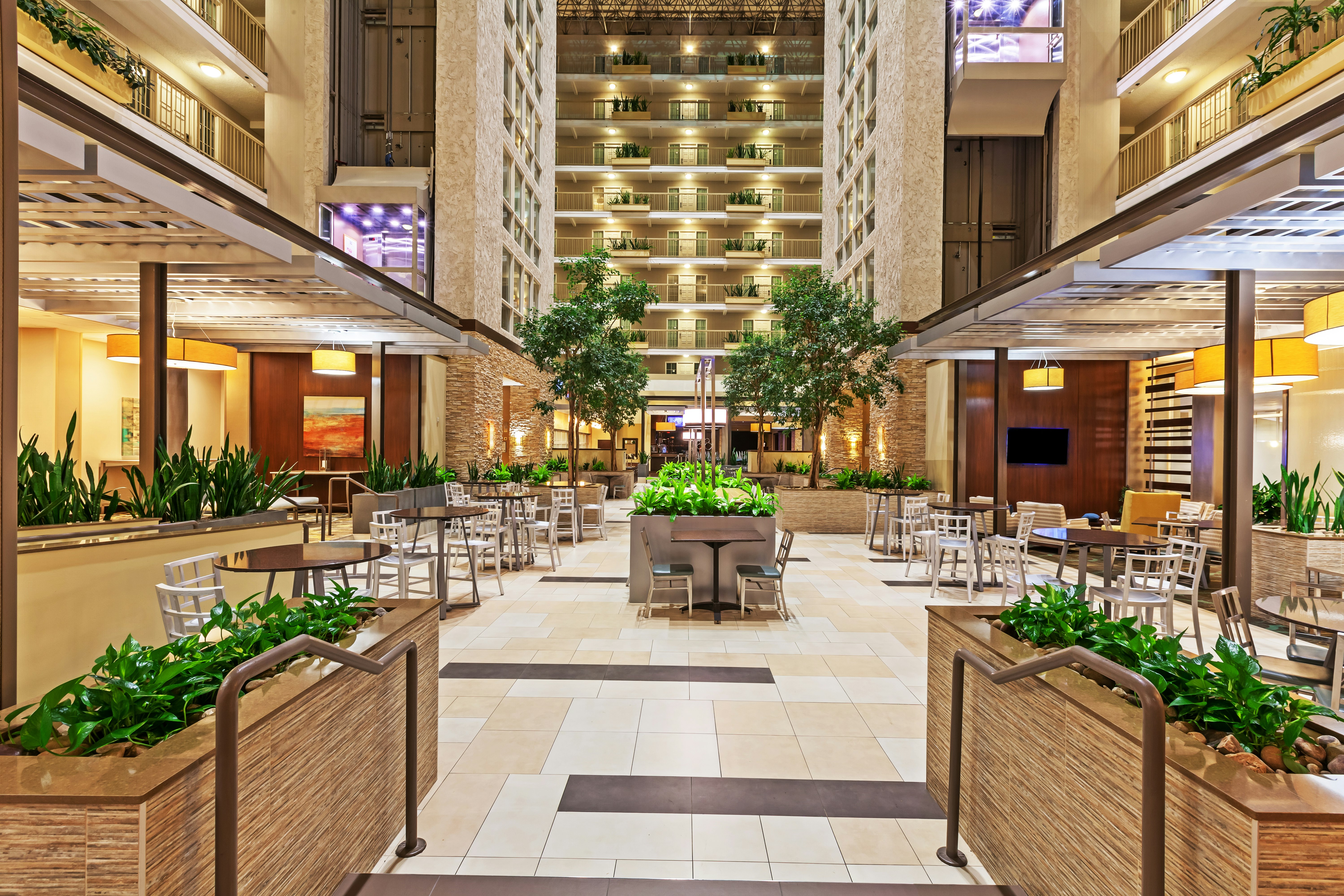 Embassy Suites by Hilton Dallas Market Center 20/72