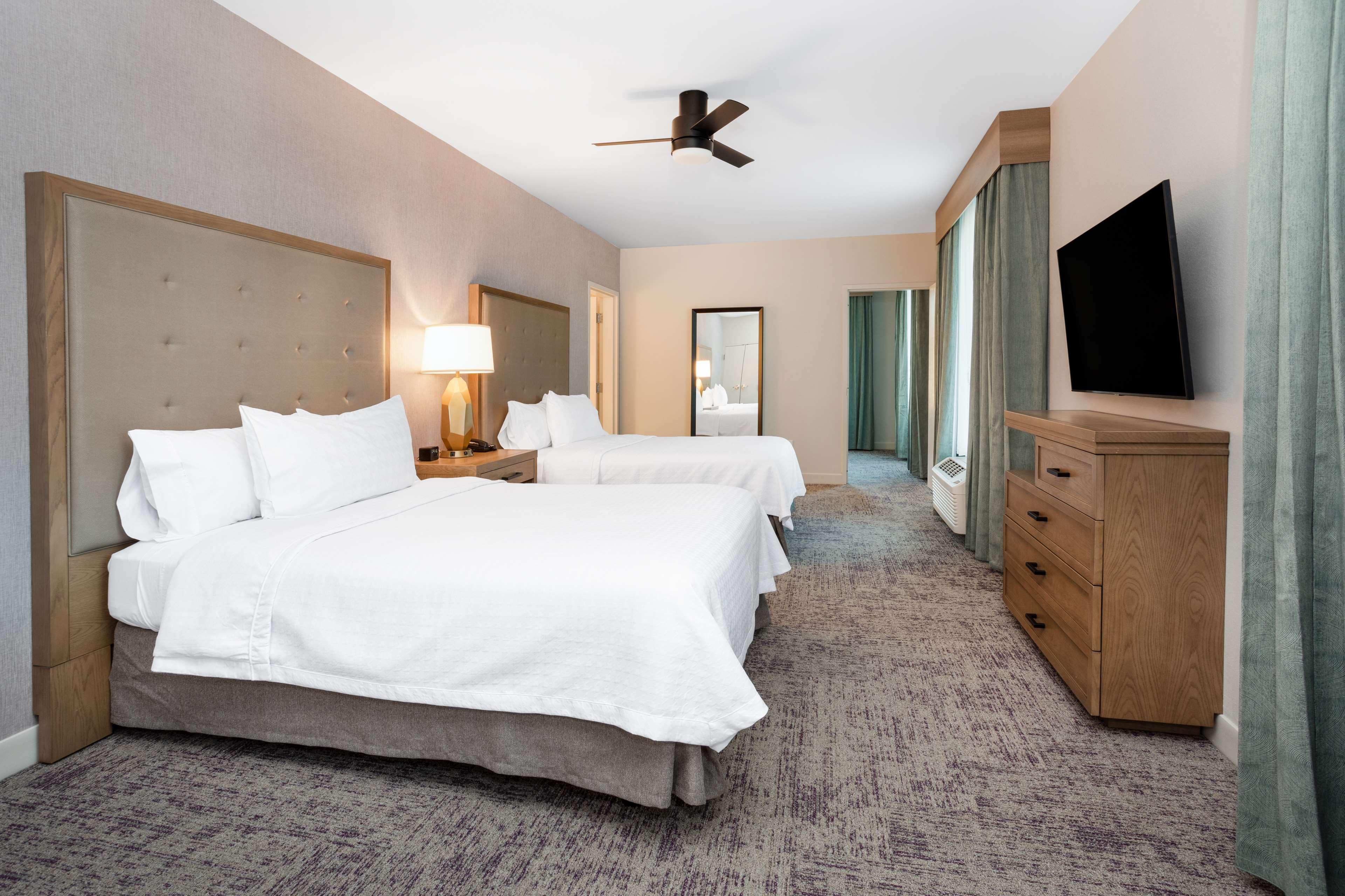 1 BEDROOM, SUITE, 2 QUEEN BEDS