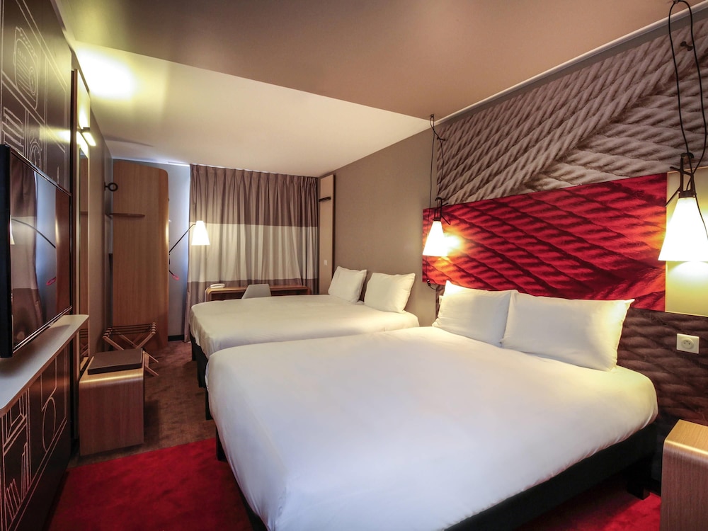 Room, Double and Twin Beds