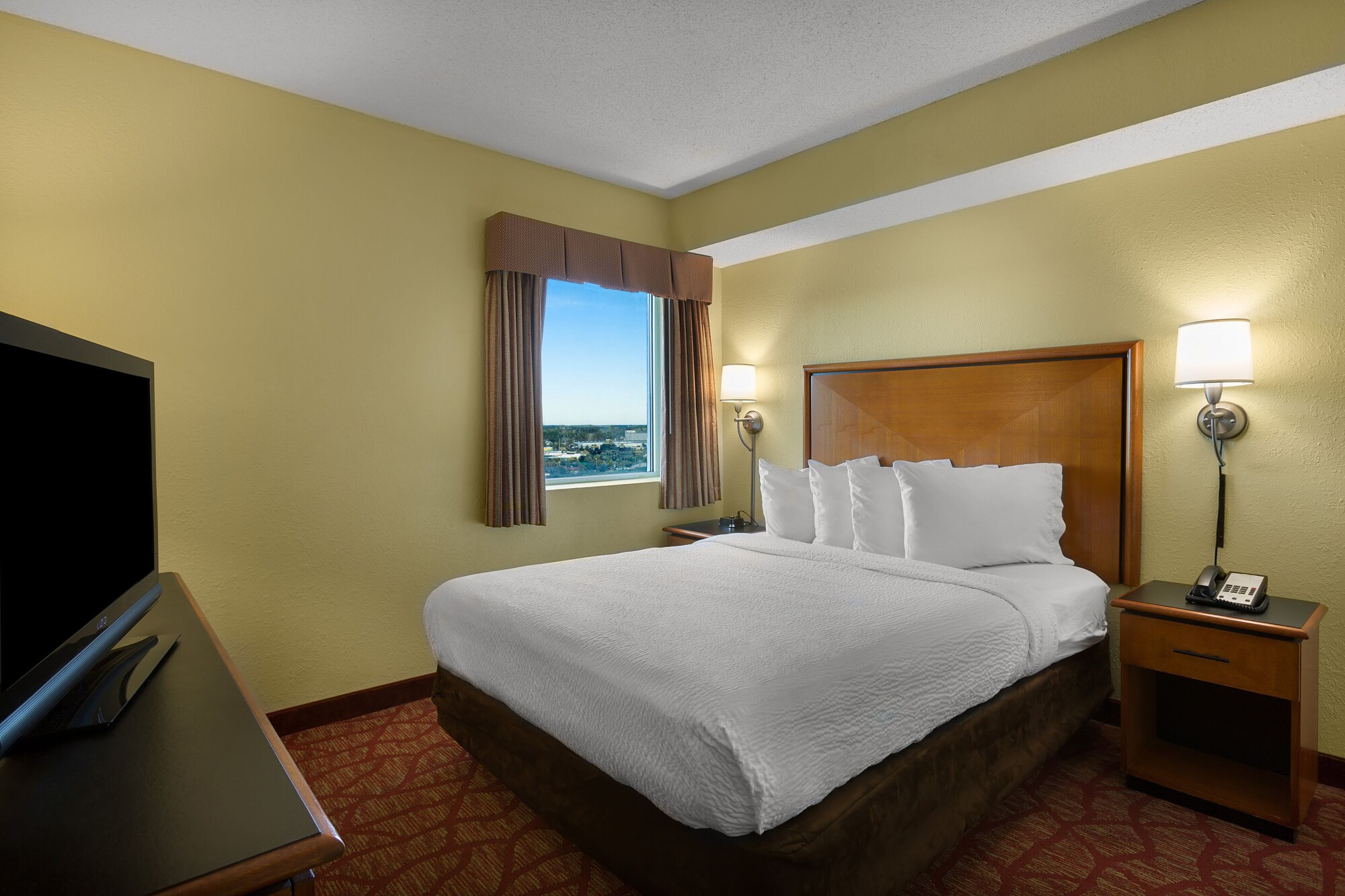 1 Bedroom, Condo, Queen Bed, City View, Sofa