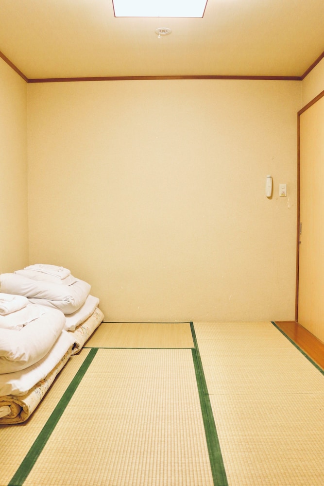ECONOMY, TWIN BEDS, PRIVATE BATHROOM