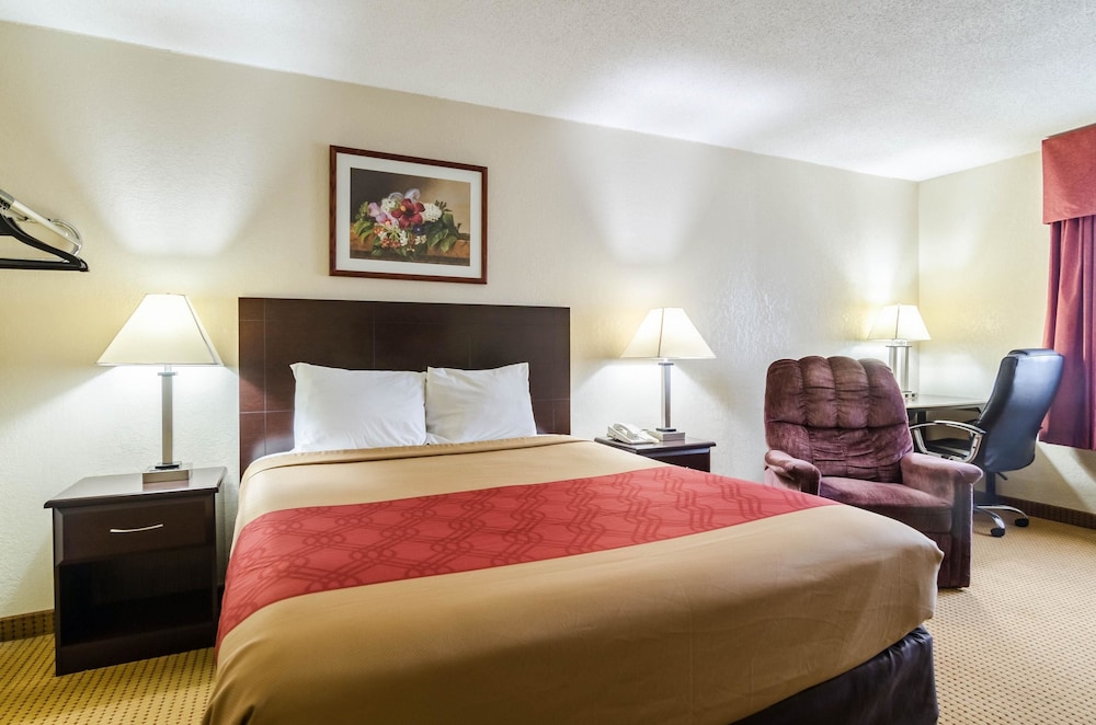 Econo Lodge Lexington, NE 14/44