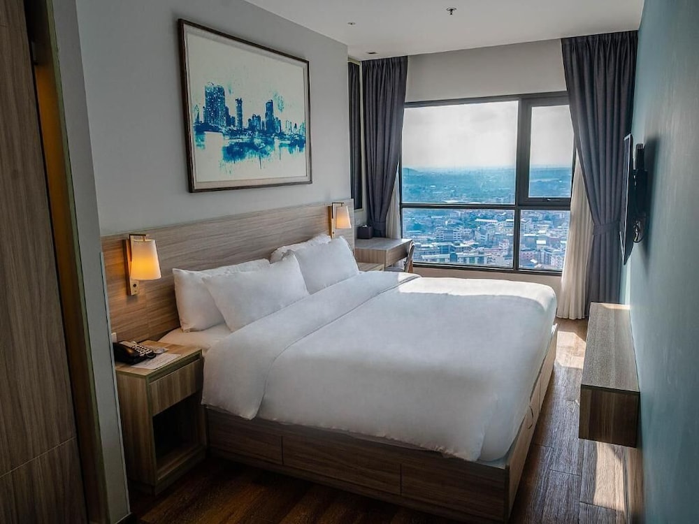 1 BEDROOM, DELUXE, SUITE
