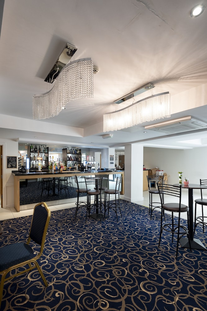 The R Inn Hotel 15/25