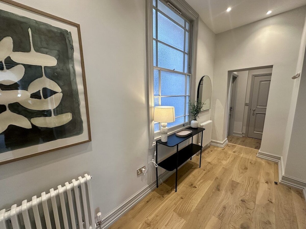 1 Elliot Terrace 28/50