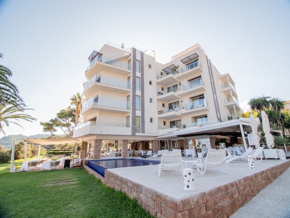 Melbeach Hotel and Spa 6/90