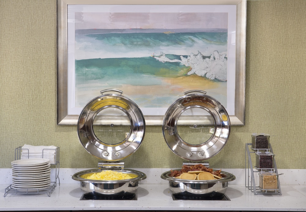 Hawthorn Extended Stay by Wyndham Naples 18/54