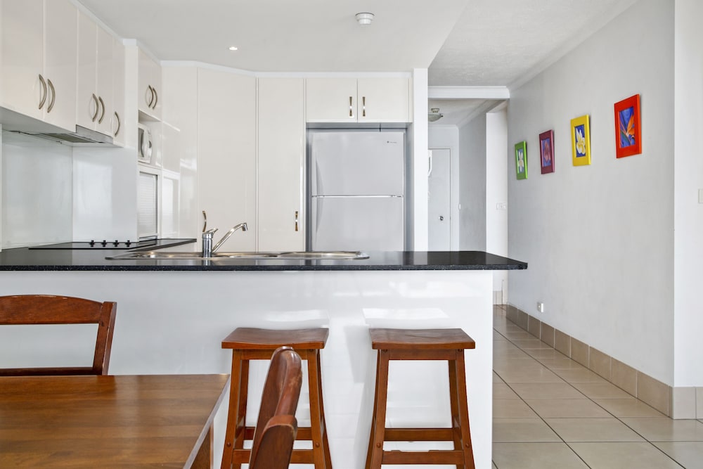 FORESHORE BEACHFRONT APARTMENTS 20/66