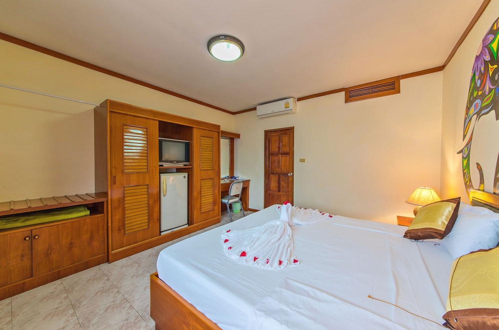 Panda Hotel Patong Beach 6/17
