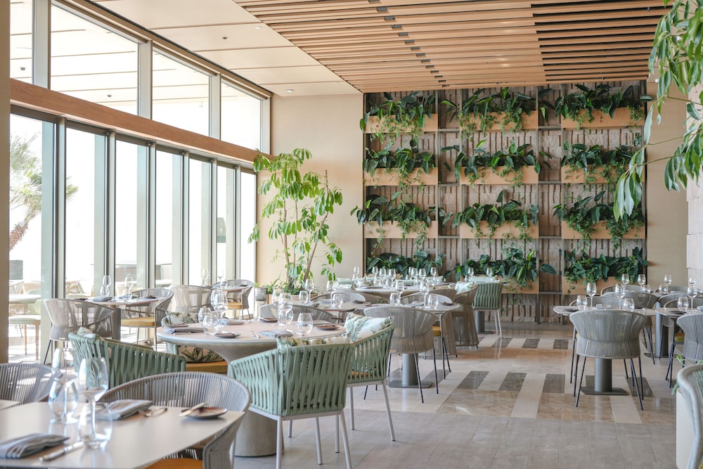 Grand Velas Boutique Hotel 88/104