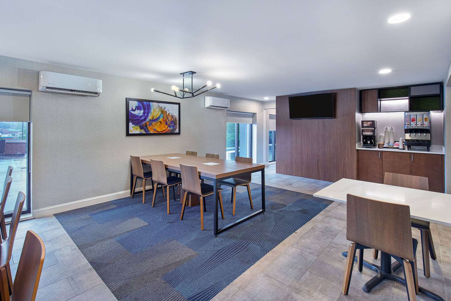 La Quinta Inn & Suites by Wyndham Nashville Airport 44/63