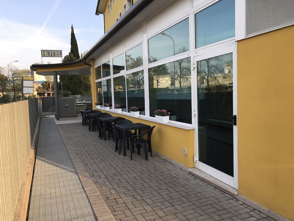 Hotel Alveri 30/34