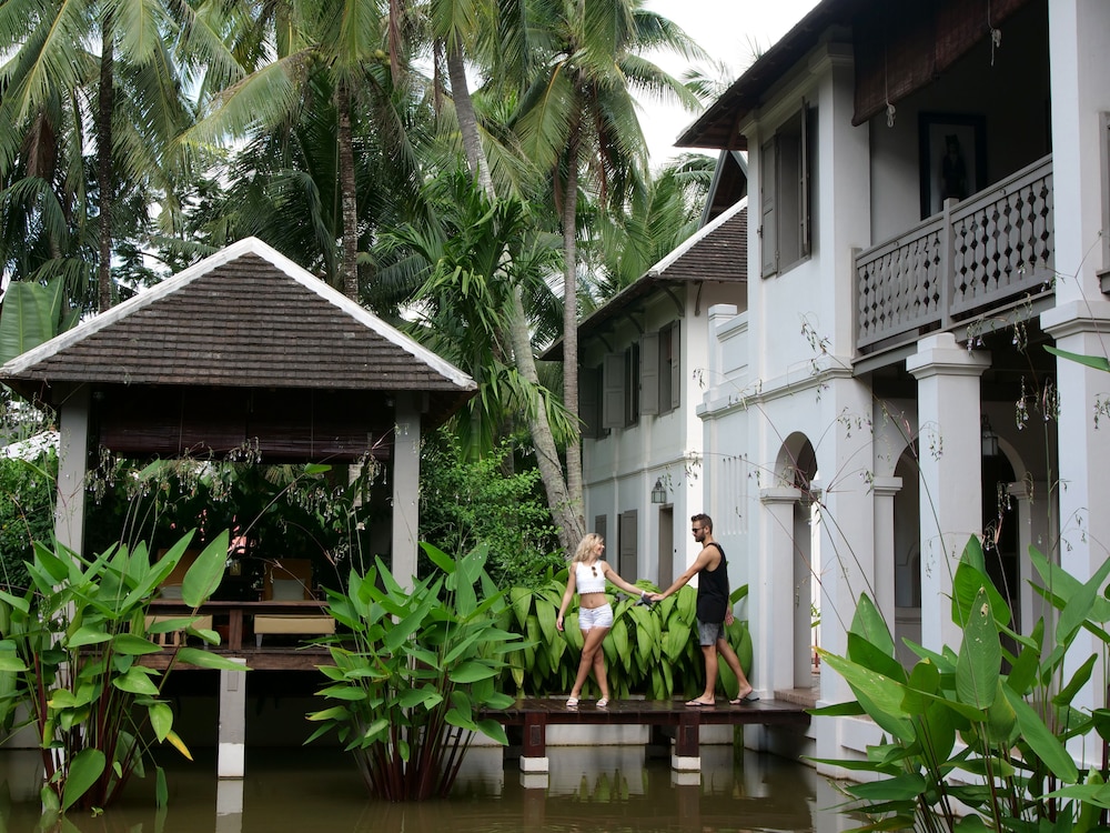 Satri House 67/74