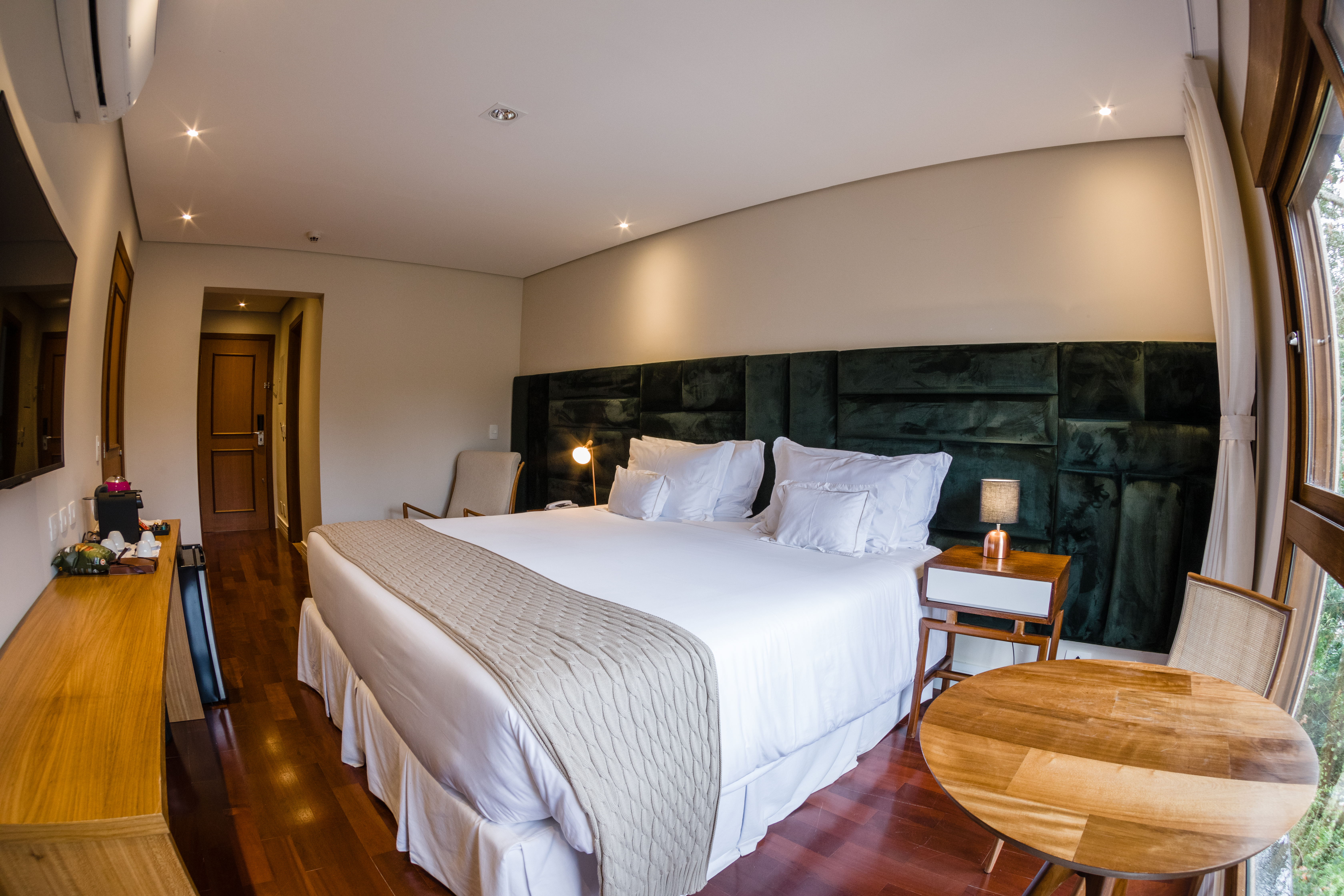 Cedro, Luxury