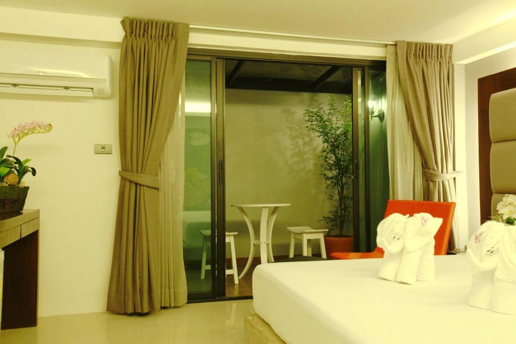 The Bangkok Major Suite 29/50